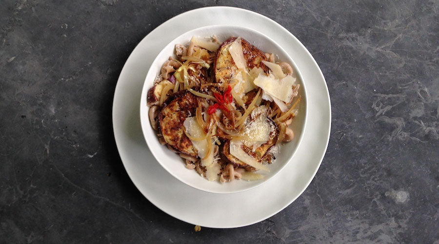 Pasta de espelta con berenjenas